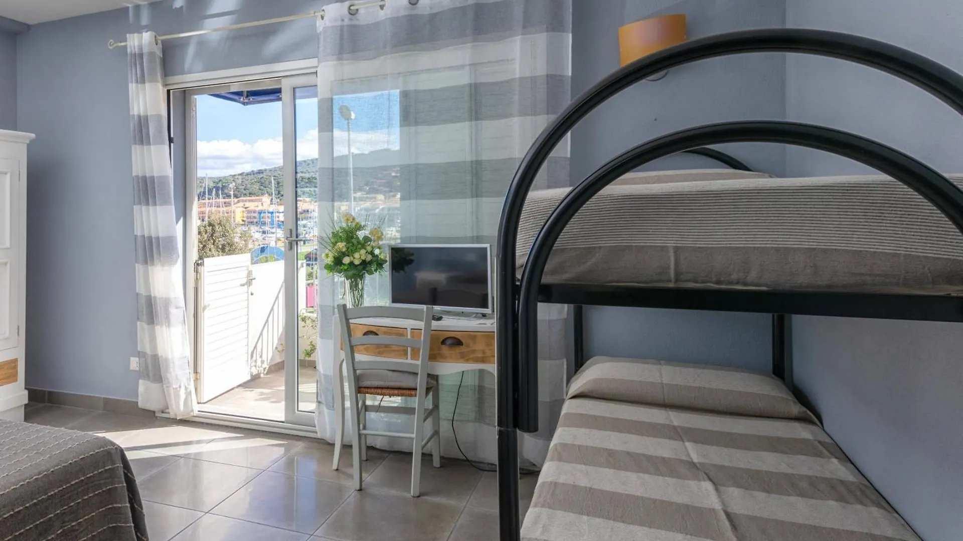 Bassa Prua Bed & Breakfast Palau